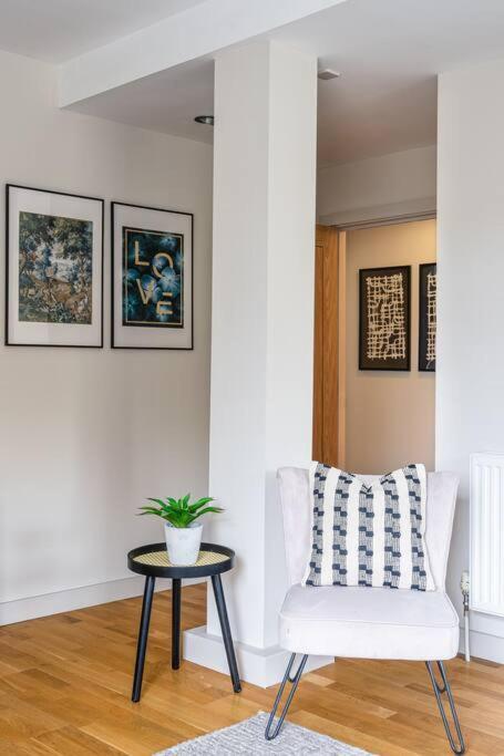 Stunning 2 Bedroom Apartment In Converted Chapel 巴斯 外观 照片